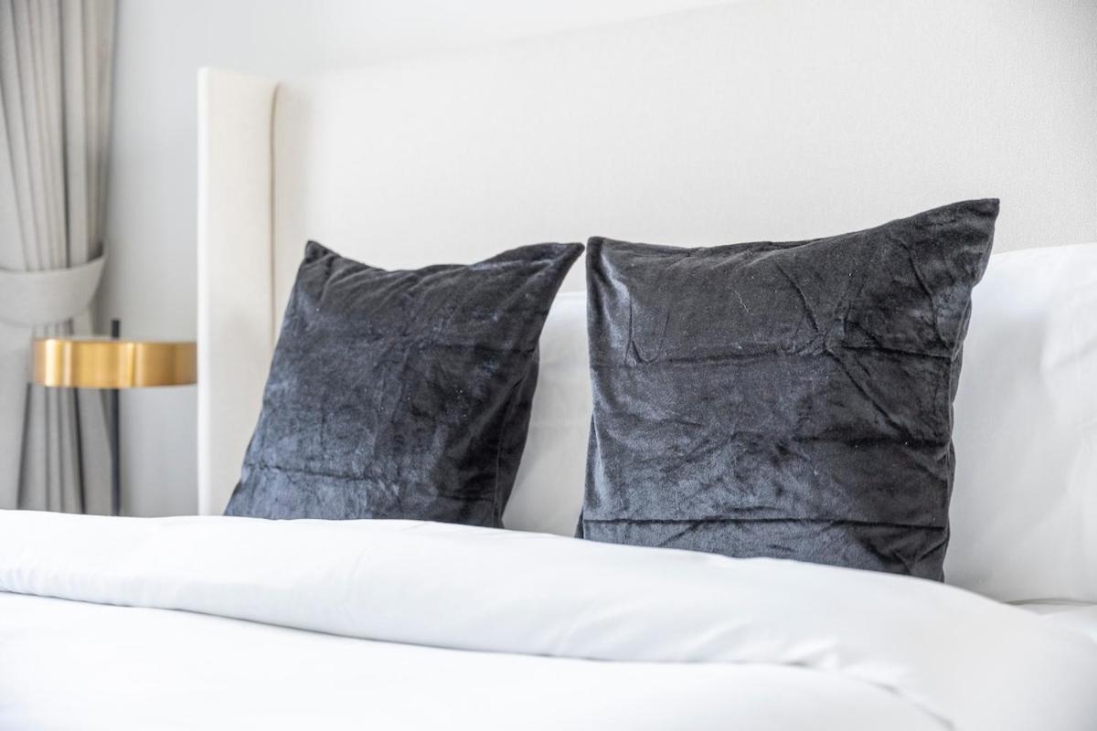 Comfortably In Spacious 2bedroom In Downtown Apartment *