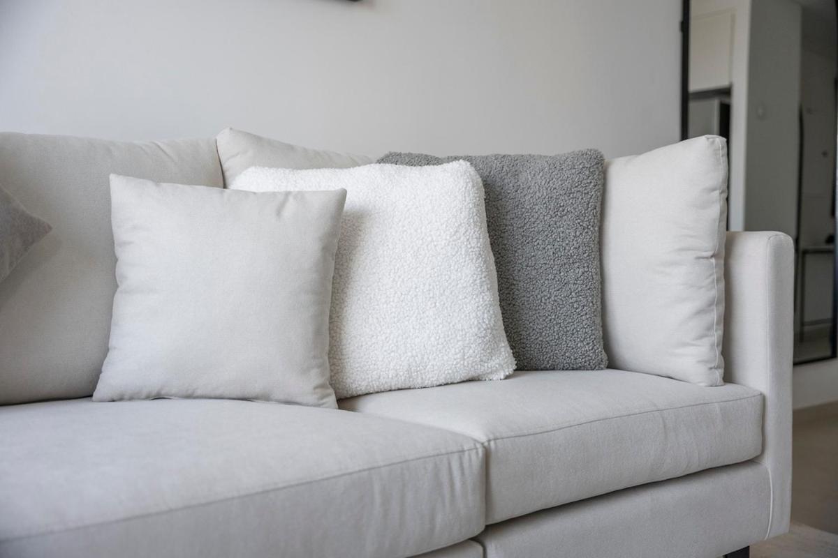 Comfortably In Spacious 2bedroom In Downtown *
