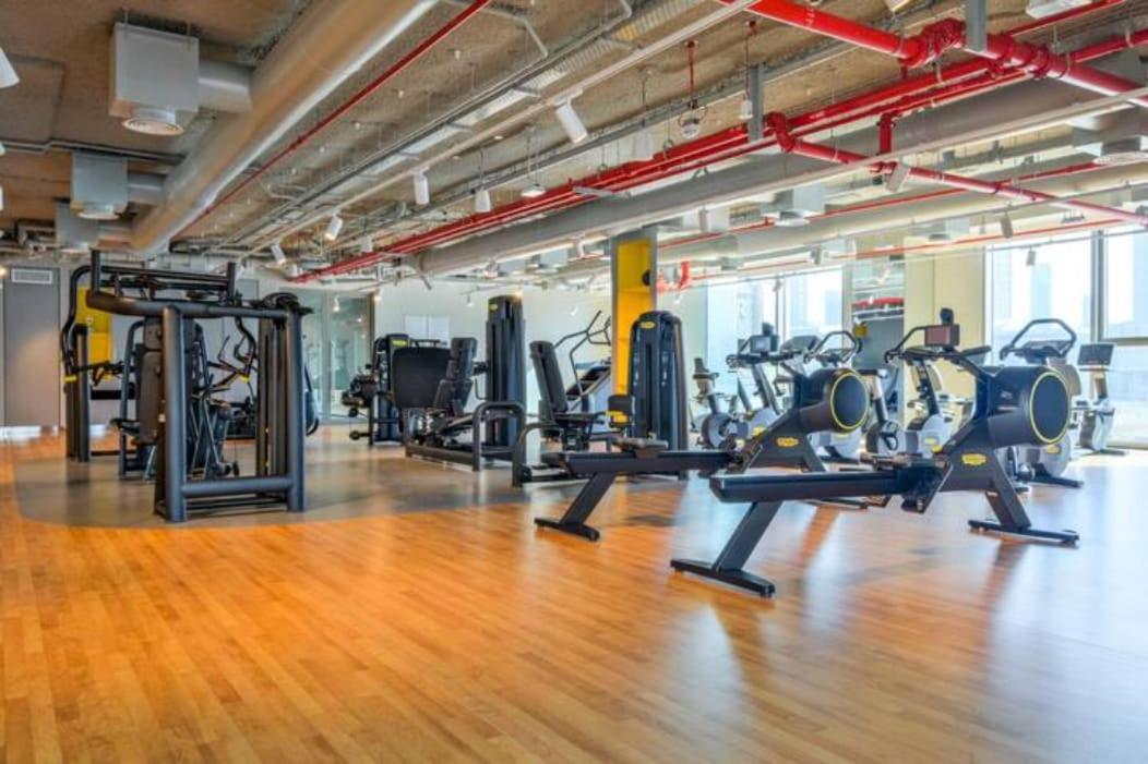 Comfortably In Spacious 2bedroom In Downtown