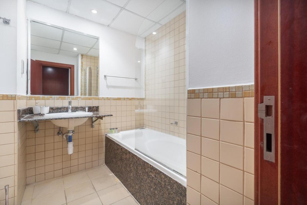 Apartment Spacious 4 Bedroom In Jbr Dubai