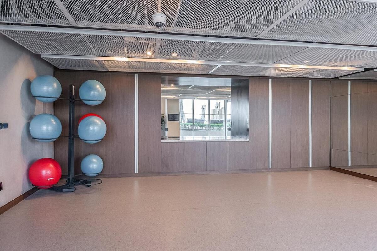 Spacious 4 Bedroom In Jbr * Dubai