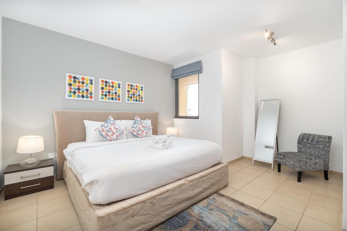 Spacious 4 Bedroom In Jbr Apartment