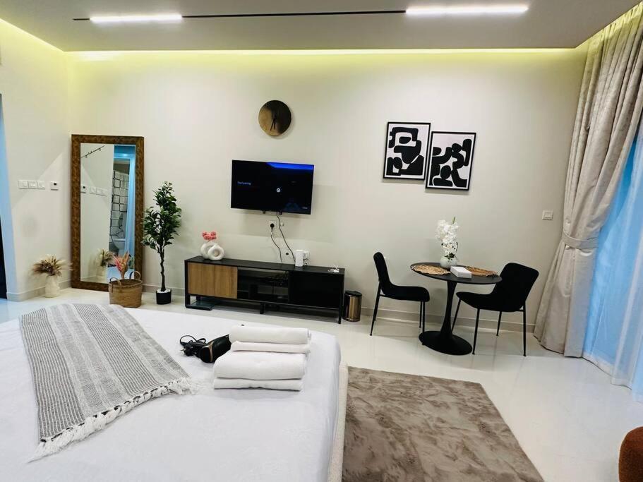 Lovely In Damac Maison Cour Jardin Business Bay Apartment Dubai