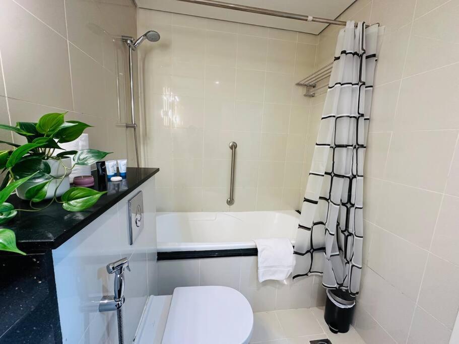 Lovely In Damac Maison Cour Jardin Business Bay Apartment *