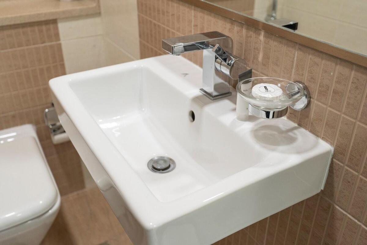 Cozy Spacious 1-bedroom Haven In Marina Apartment Dubai