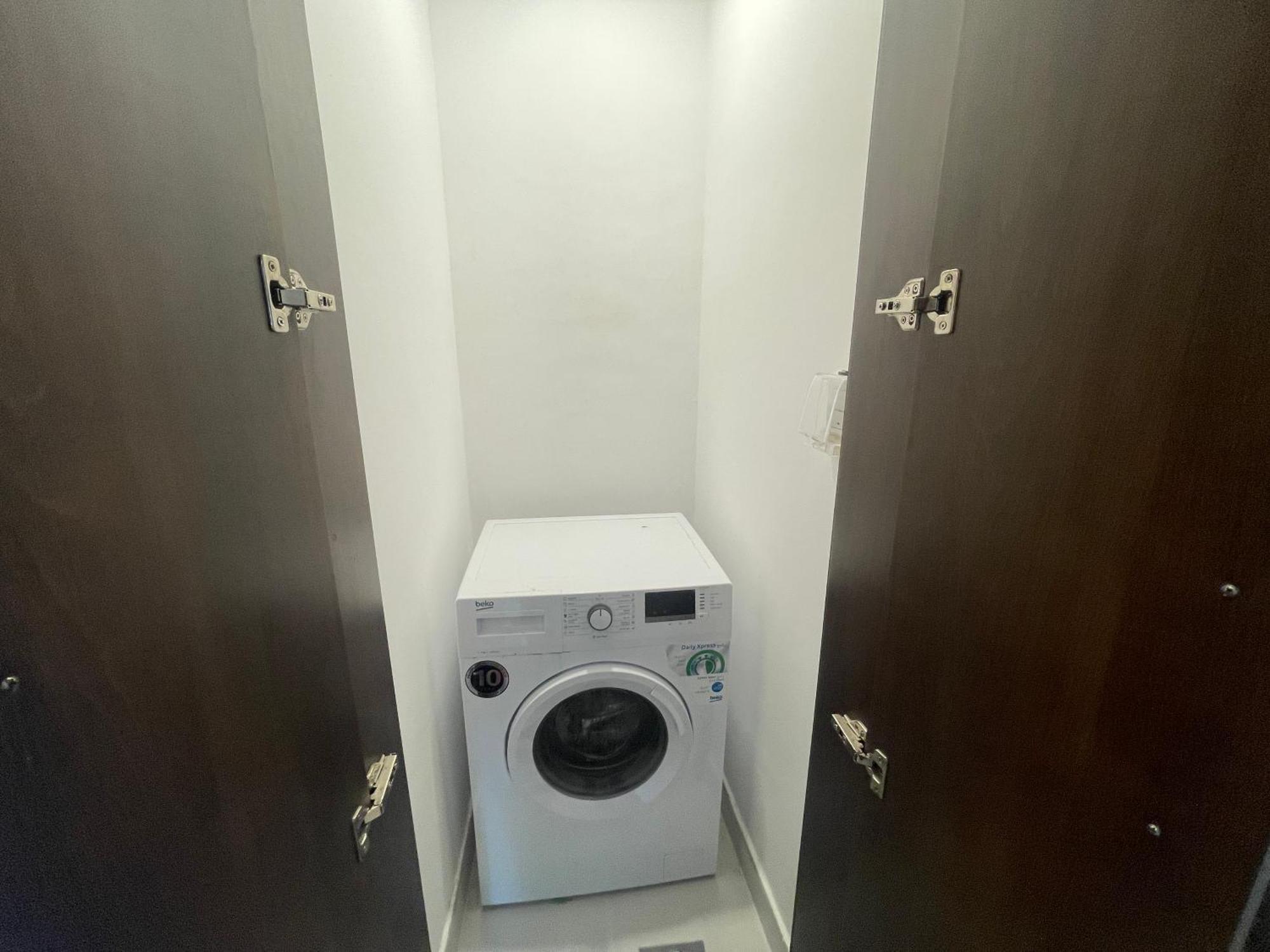 2 Bedroom Fully Furnished * Dubai