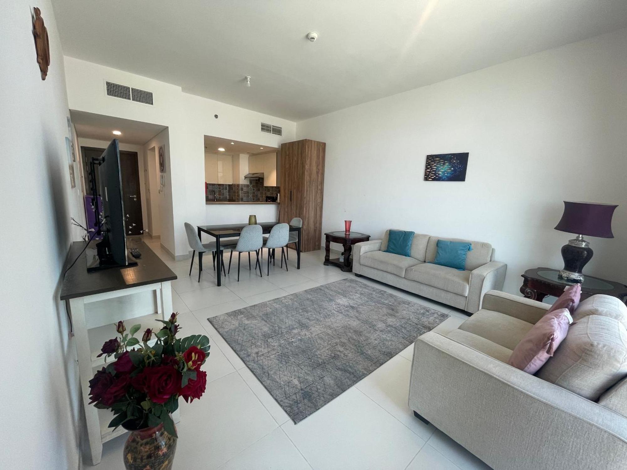 Apartment 2 Bedroom Fully Furnished *