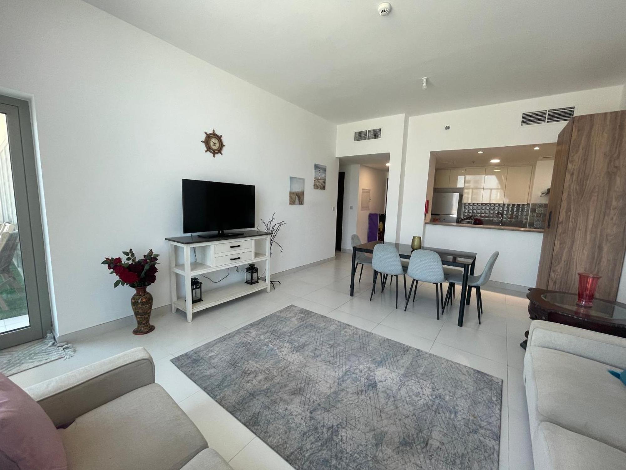 Apartment 2 Bedroom Fully Furnished Dubai