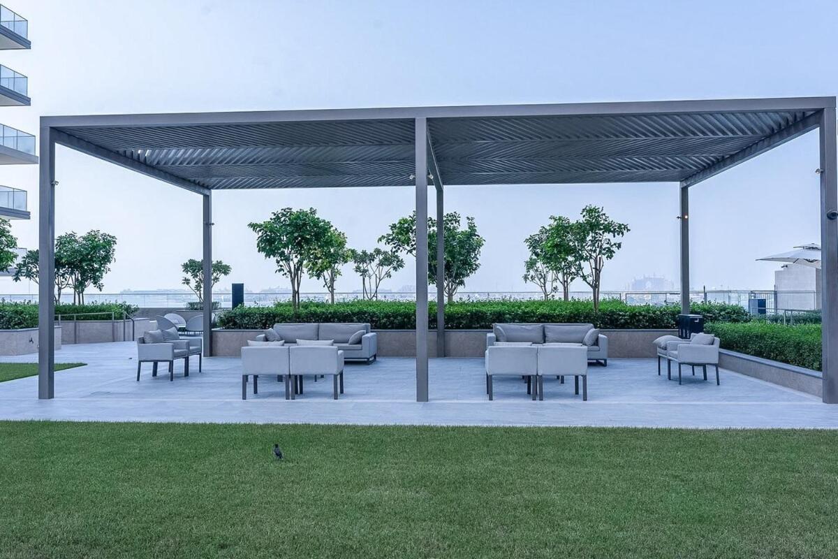 Apartment Luxury 1-bedroom At Emaar Beachfront Dubai