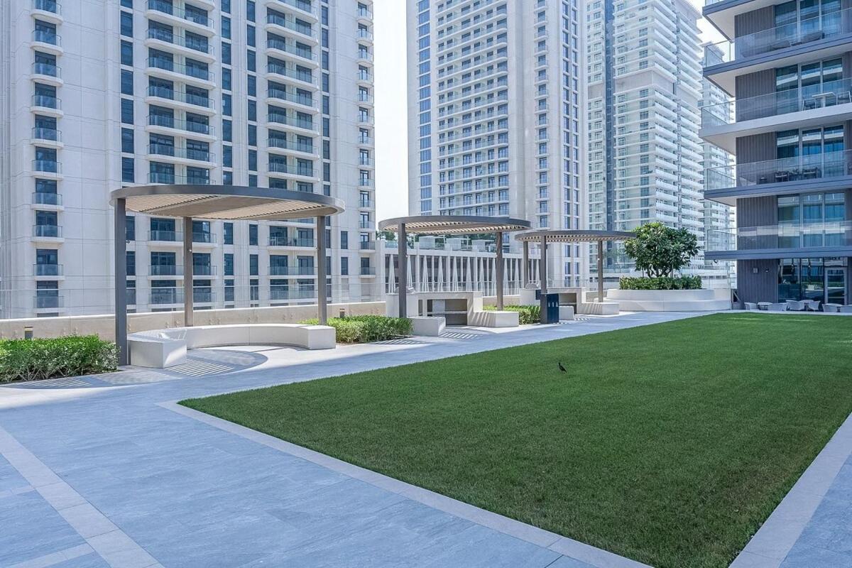 Apartment Luxury 1-bedroom At Emaar Beachfront Dubai