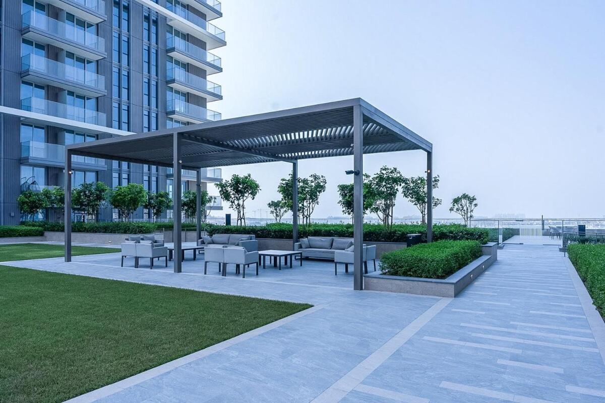 Luxury 1-bedroom At Emaar Beachfront Dubai