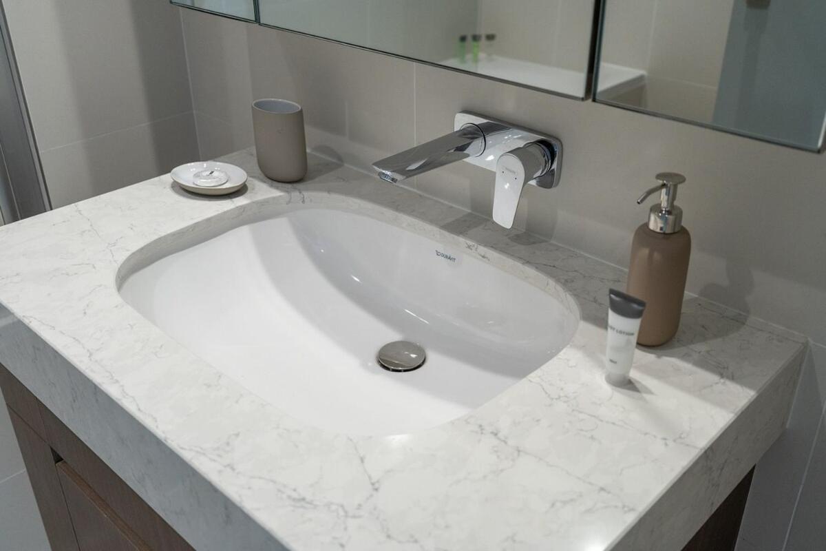 Luxury 1-bedroom At Emaar Beachfront