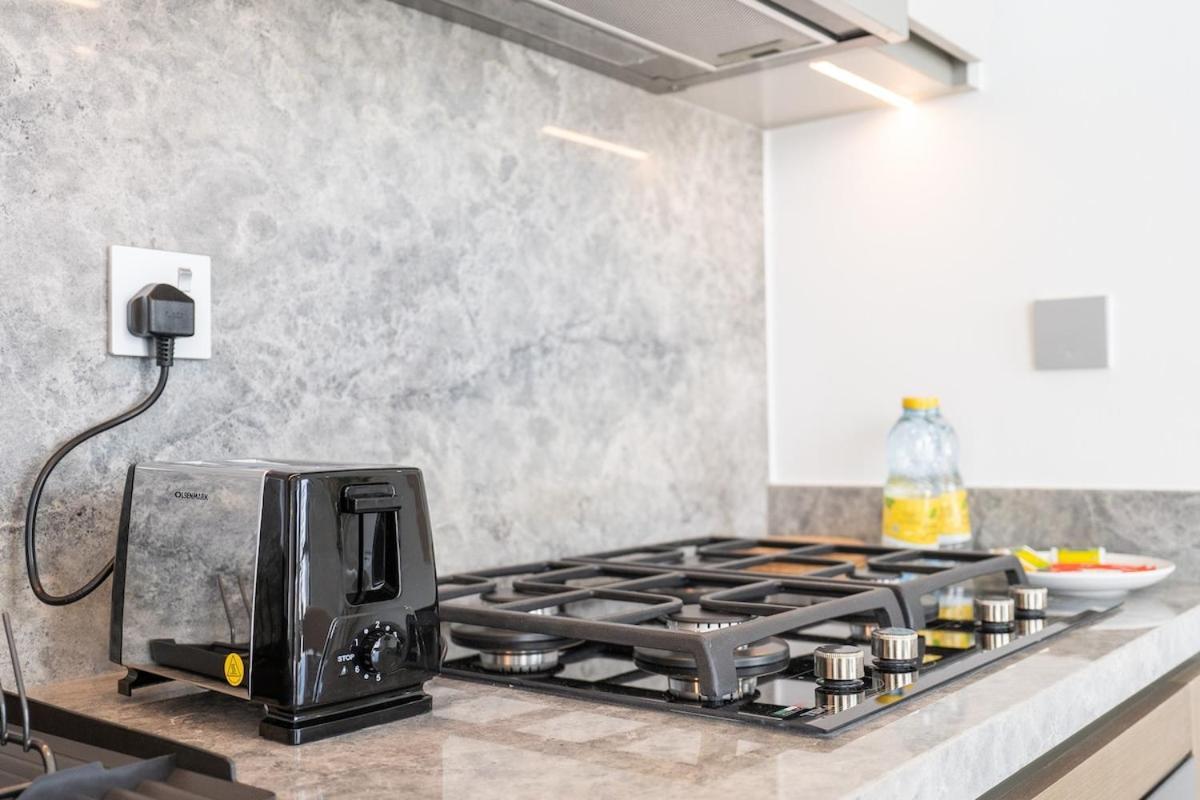 Luxury 1-bedroom At Emaar Beachfront