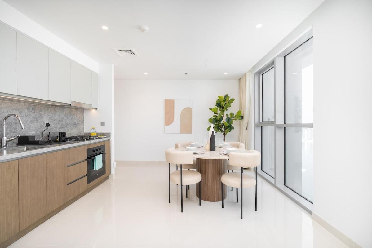 Luxury 1-bedroom At Emaar Beachfront Apartment Dubai