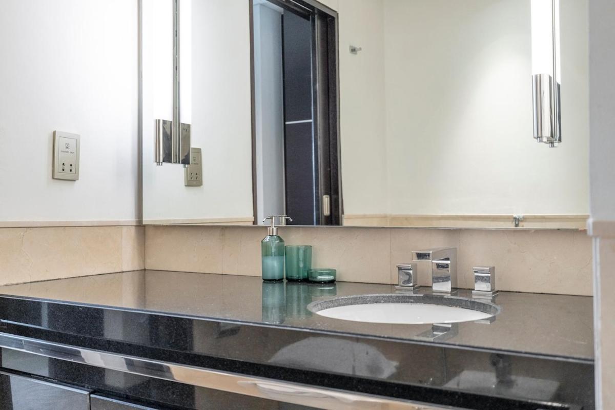 Apartment Experience The Amazing 1 Bedroom In Marina Dubai