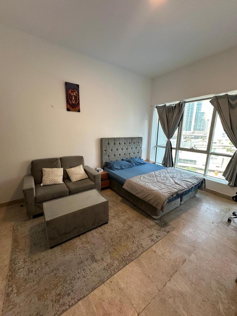 Homestay Marina Comfort With Bath Inside Dubai