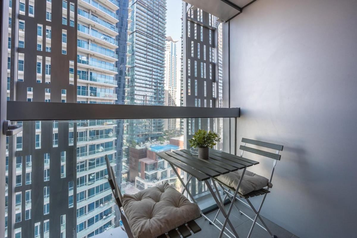 Upscale 2-bedroom Flat In Marina Daire Dubai