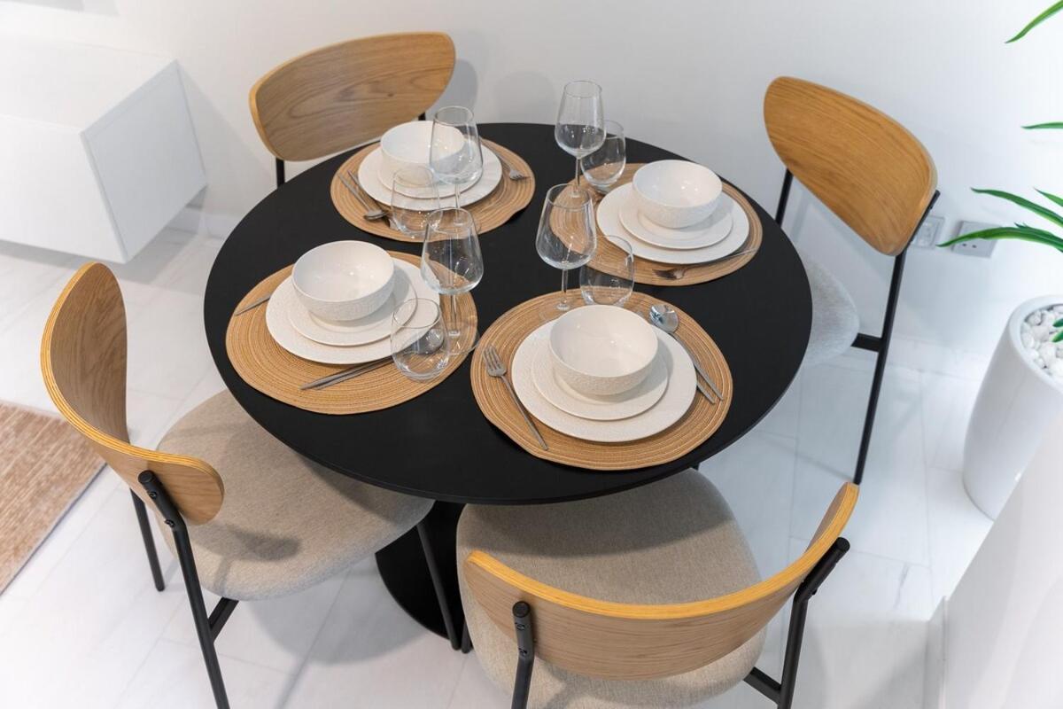 Daire Upscale 2-bedroom Flat In Marina
