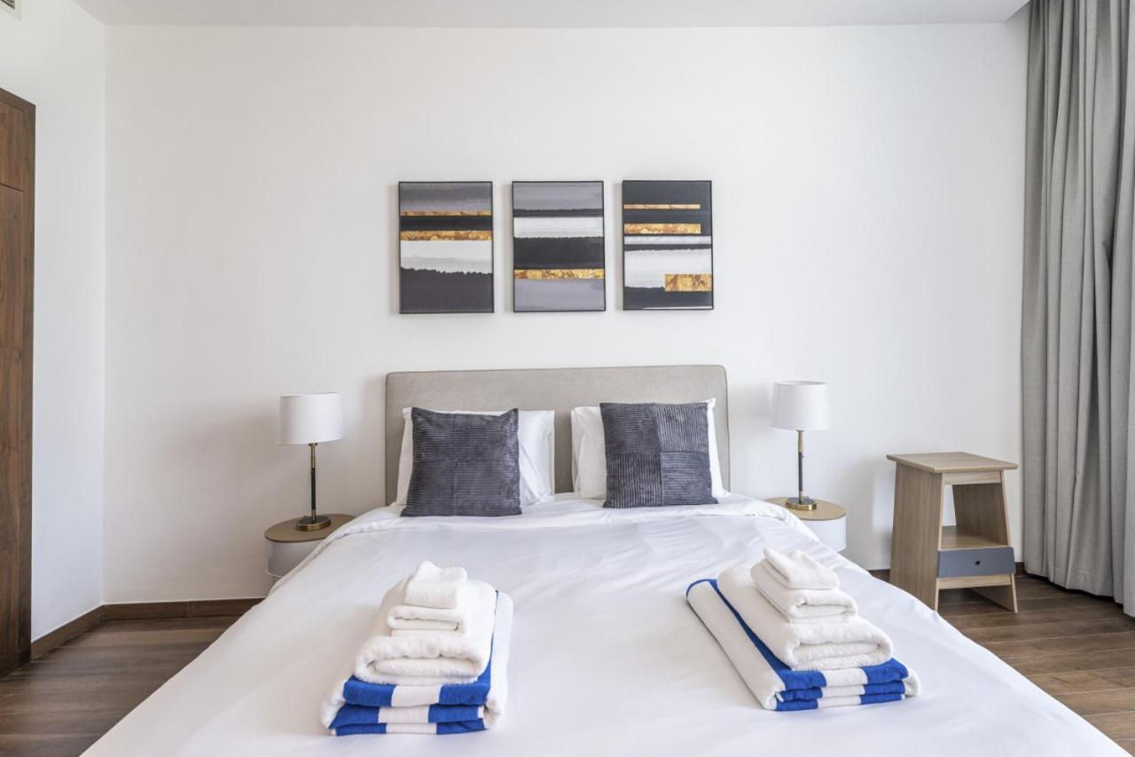 Oceana Baltic Palm West Views 3 Bd Sleeps 7 Dubai