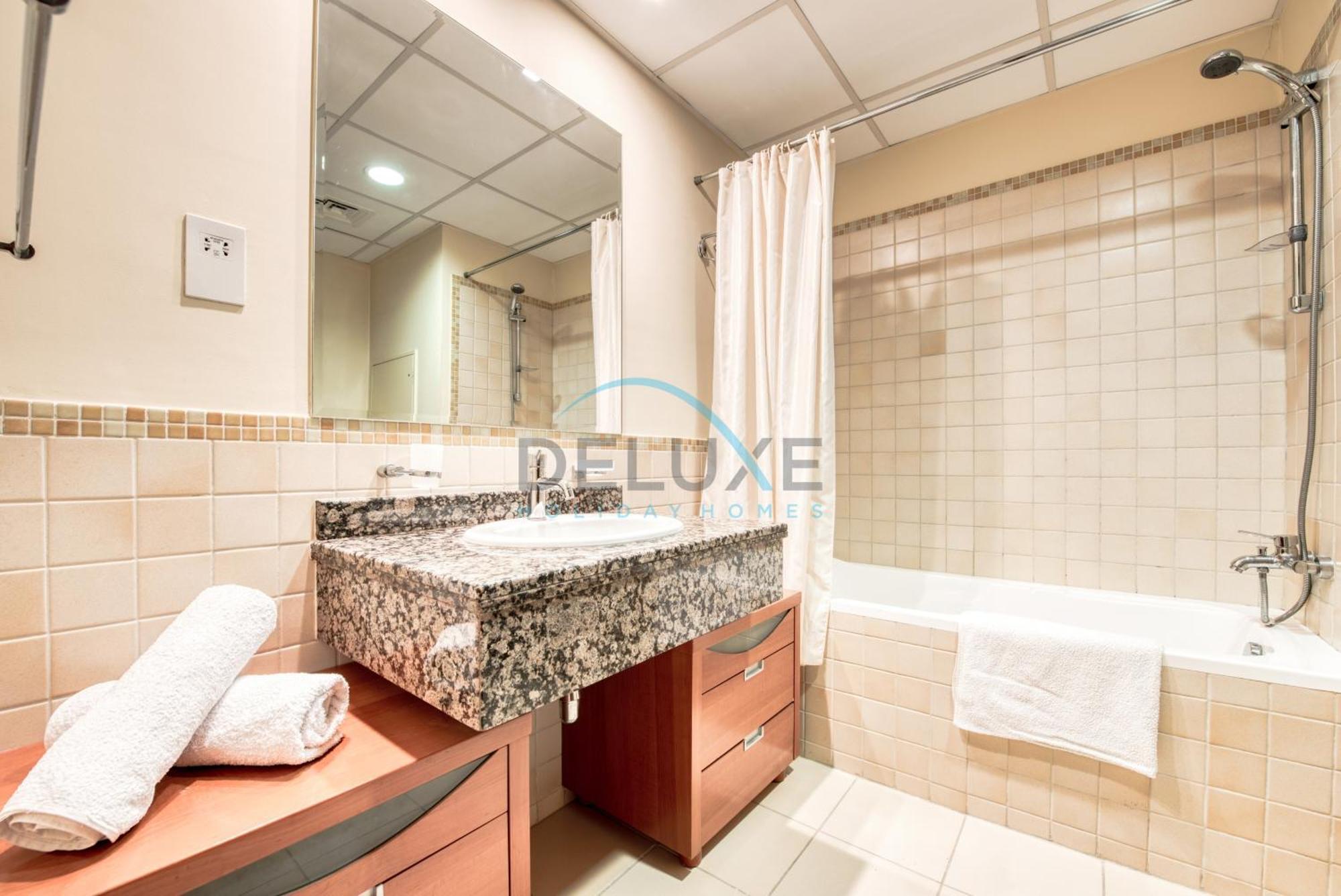 Apartment Ain & Sea Views 2br Unit Close To Beach, Shams 4, Jumeirah By Deluxe Homes