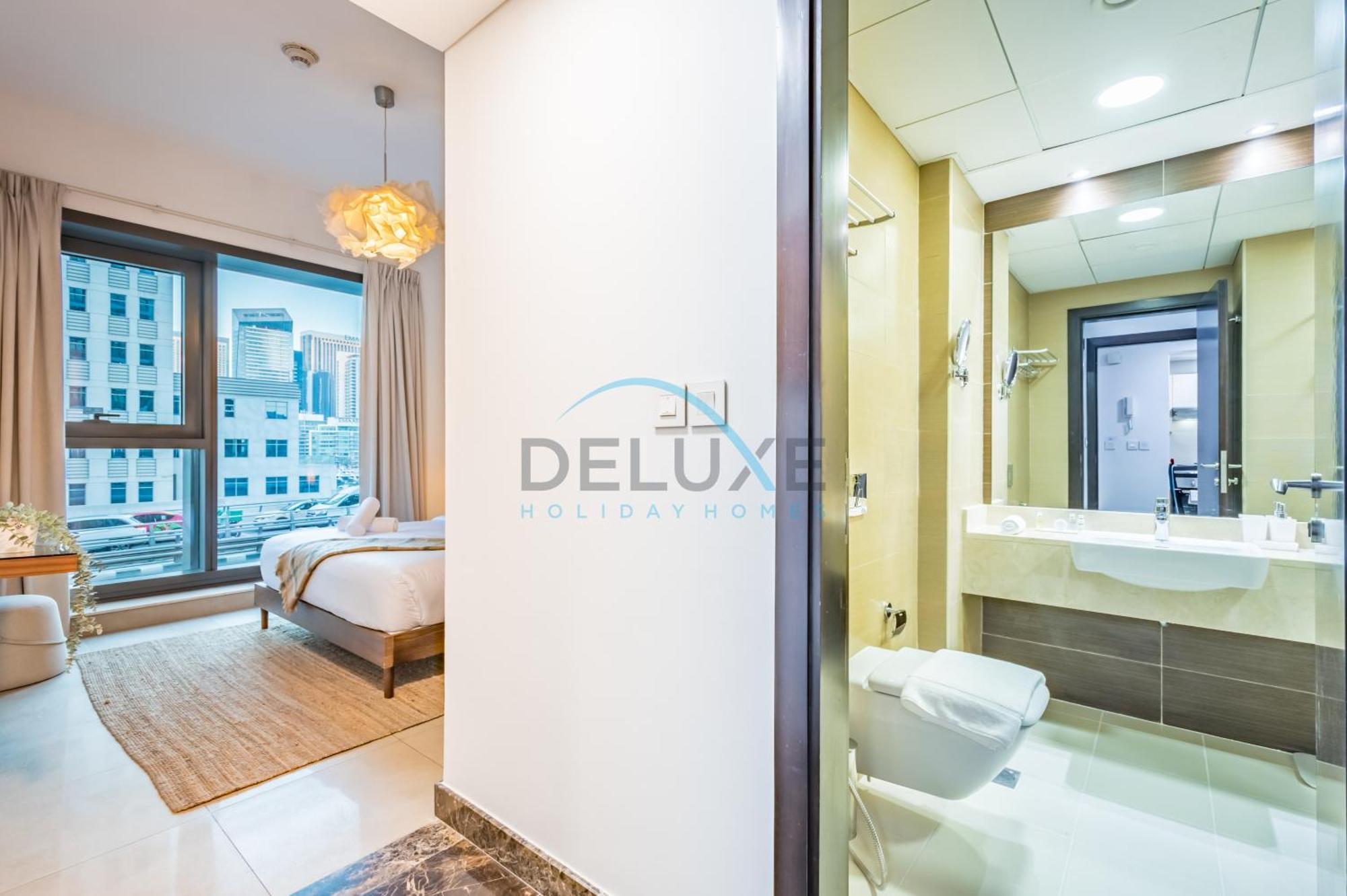 Cozy 1br Getaway In Sparkle Tower 3, Marina Buy Deluxe Homes Dubai