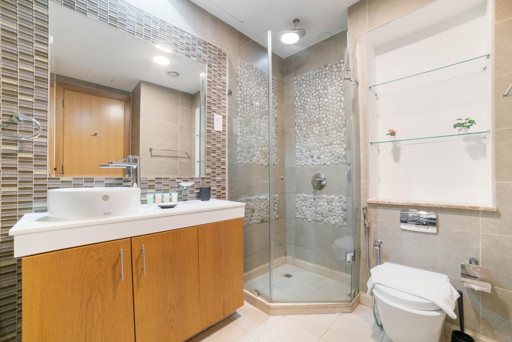 Vacay Lettings - Iris Blue Spectacular Marina View Apartment *