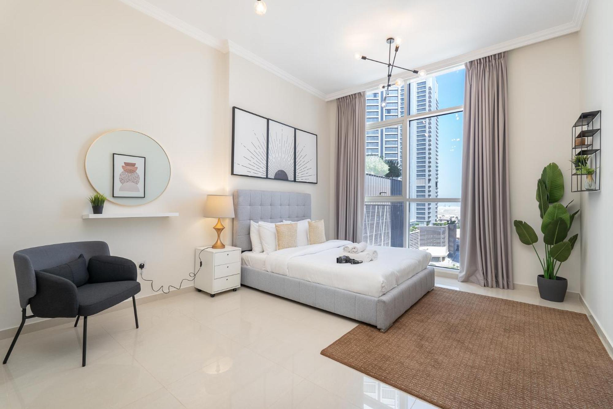 Heaven Crest Homes: Downtown Near Mall & Burj Khalifa Apartment *