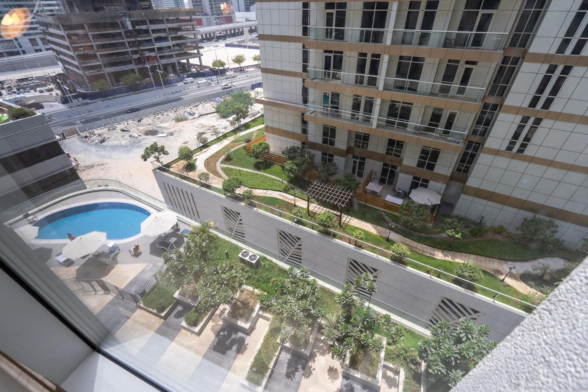 Heaven Crest Homes: Downtown Near Mall & Burj Khalifa Apartment *
