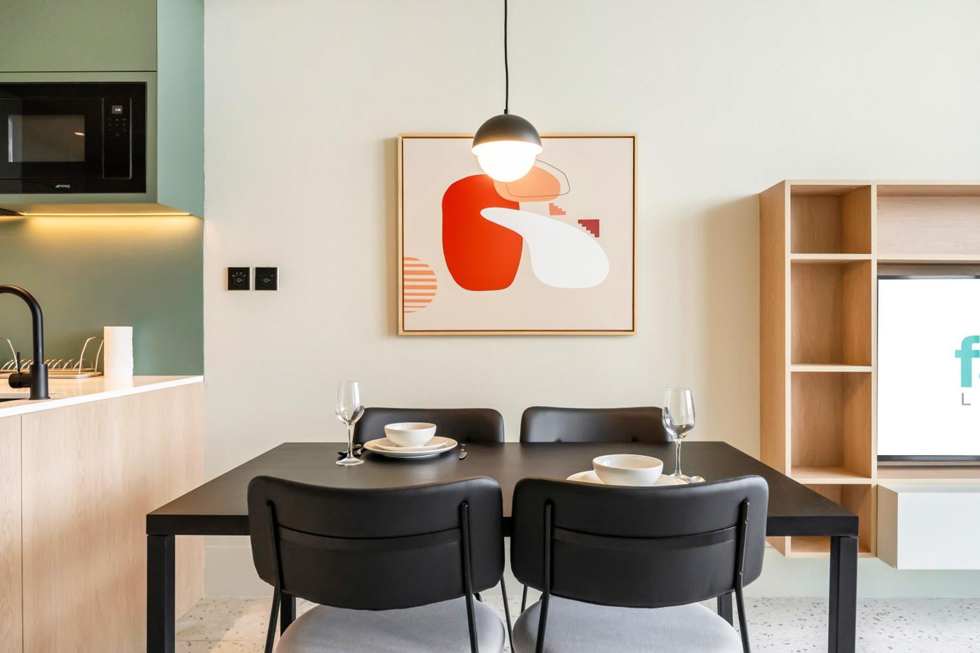 Fam Living - Upside Living - Wfh Friendly-business Bay