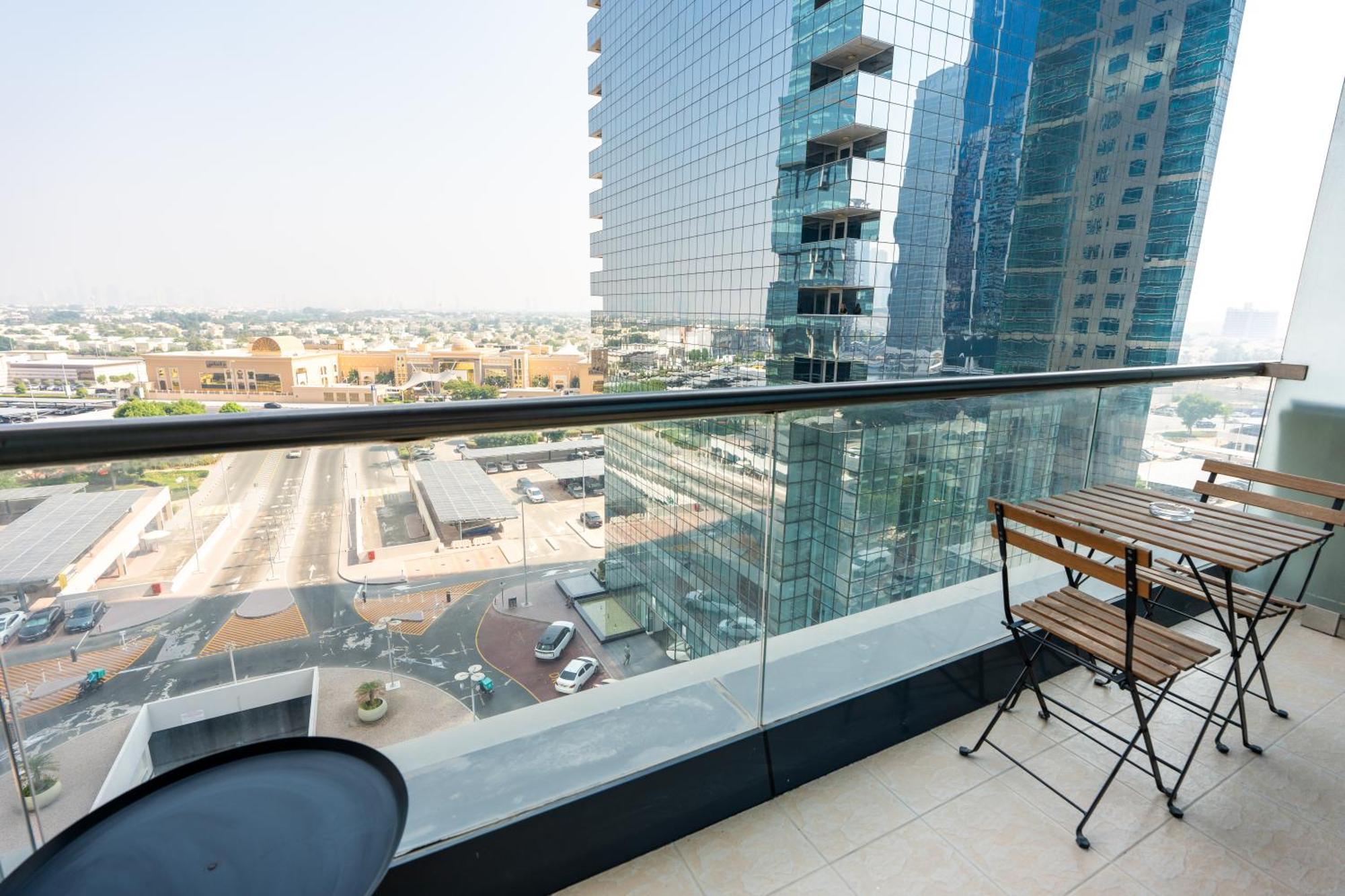 Modern And Chic - - Jlt Apartment *