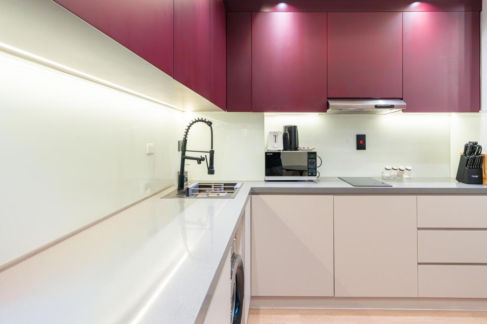 Modern And Chic - - Jlt * Dubai