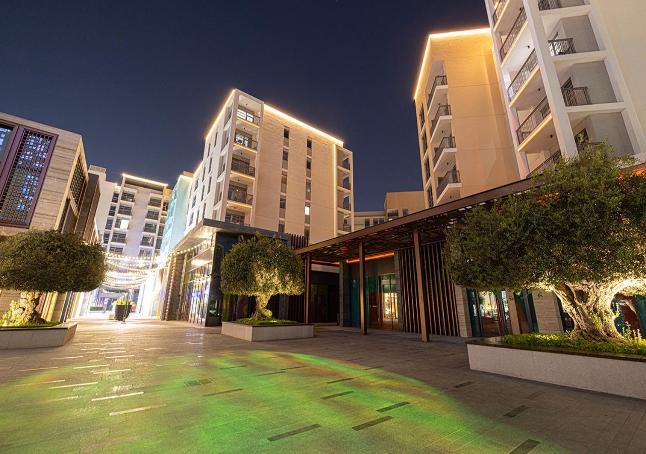 Luxe Diamond With Private Garden Dubai