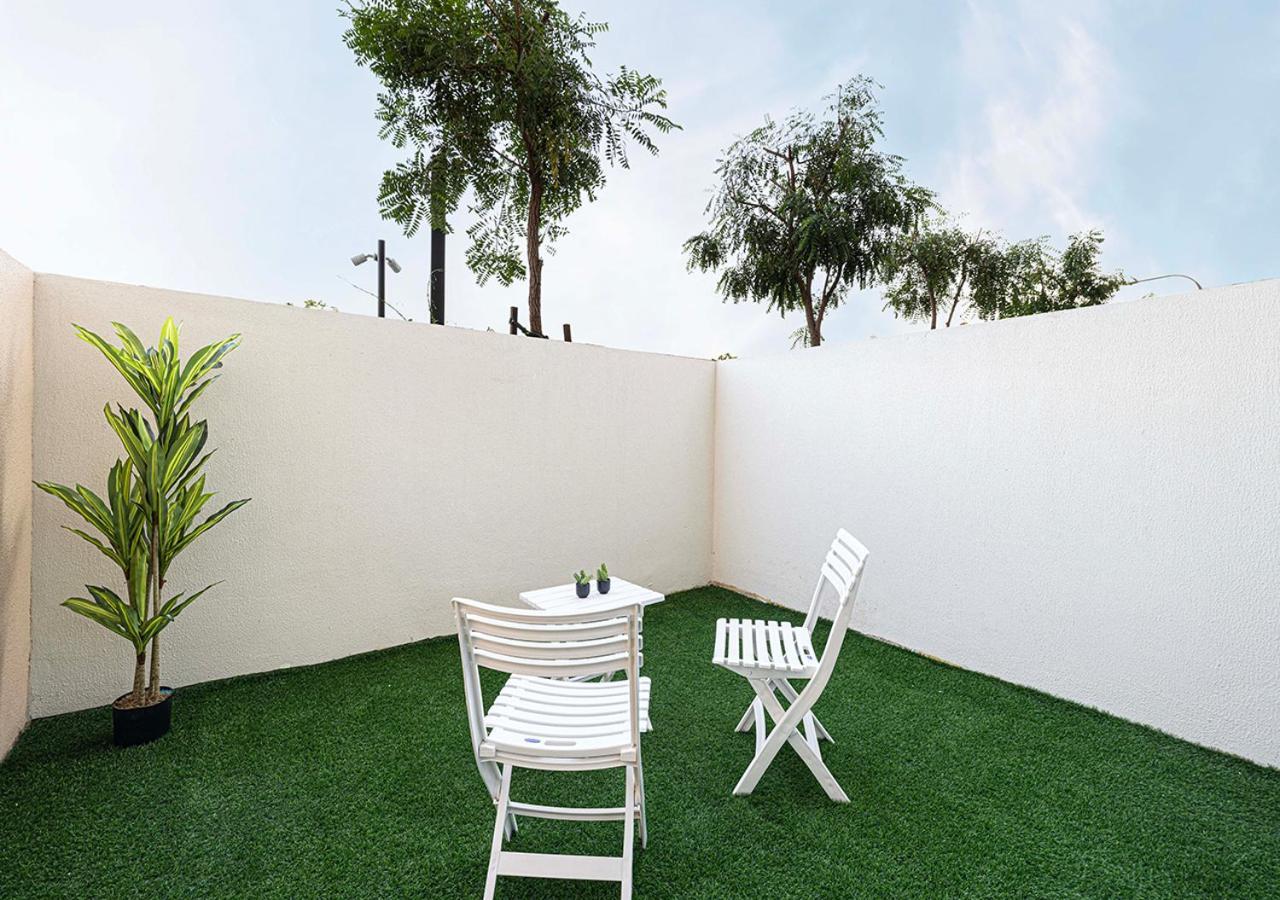 Luxe Diamond With Private Garden * Dubai