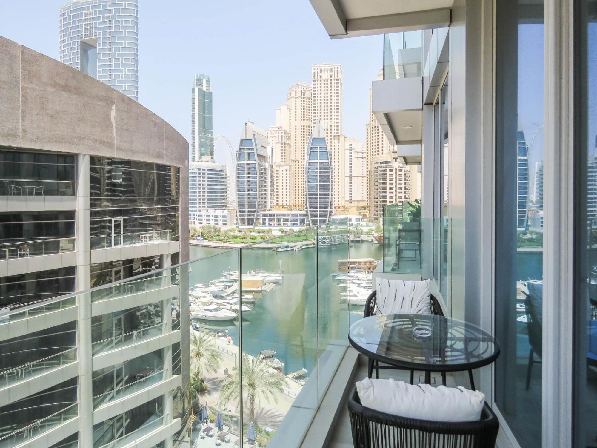 Brand New 1 Bedroom With Marina Canal View Apartment *