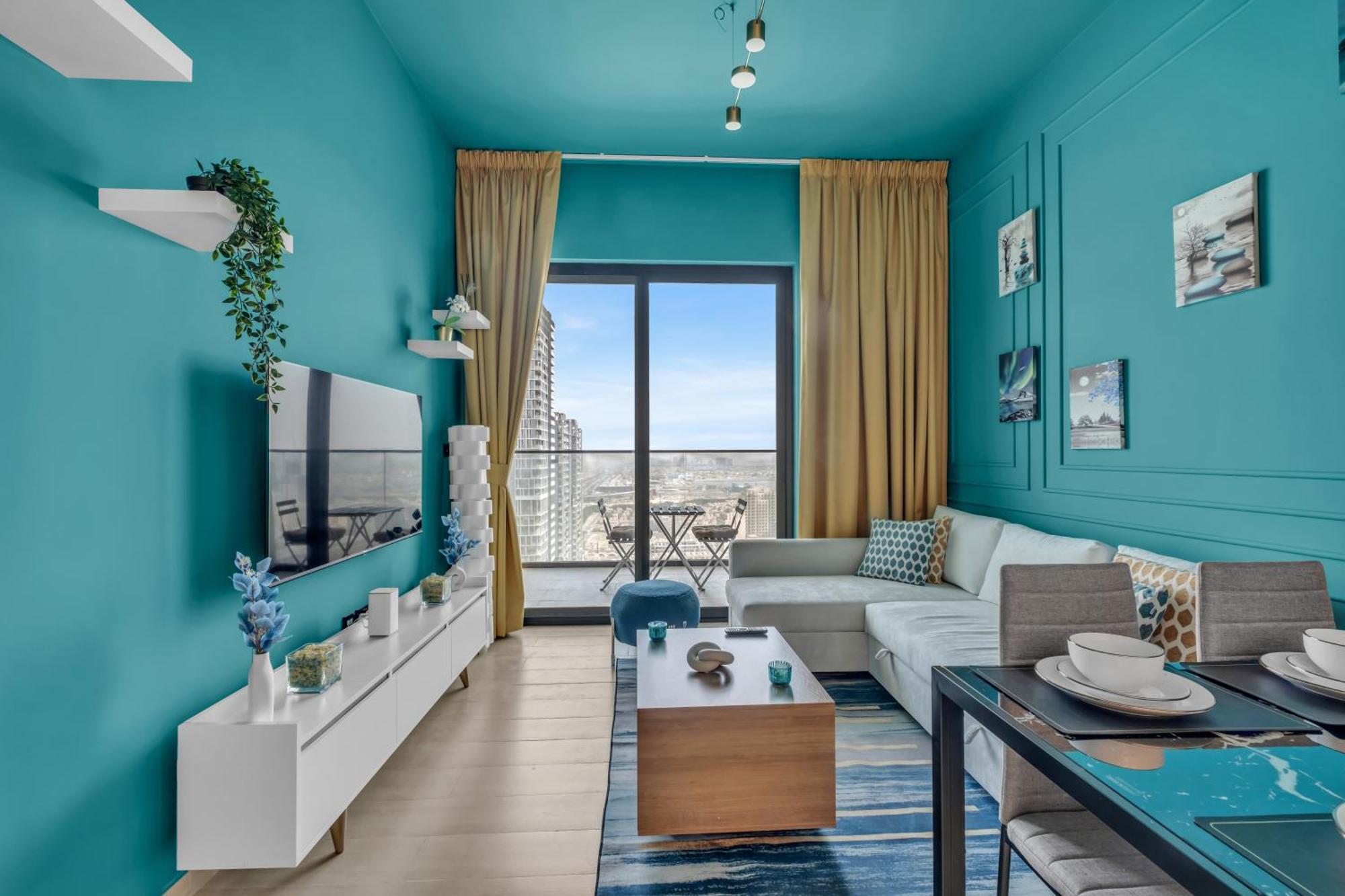 Chic 2br For 6 With King Bed, Pool, Stunning Views Apartment Dubai