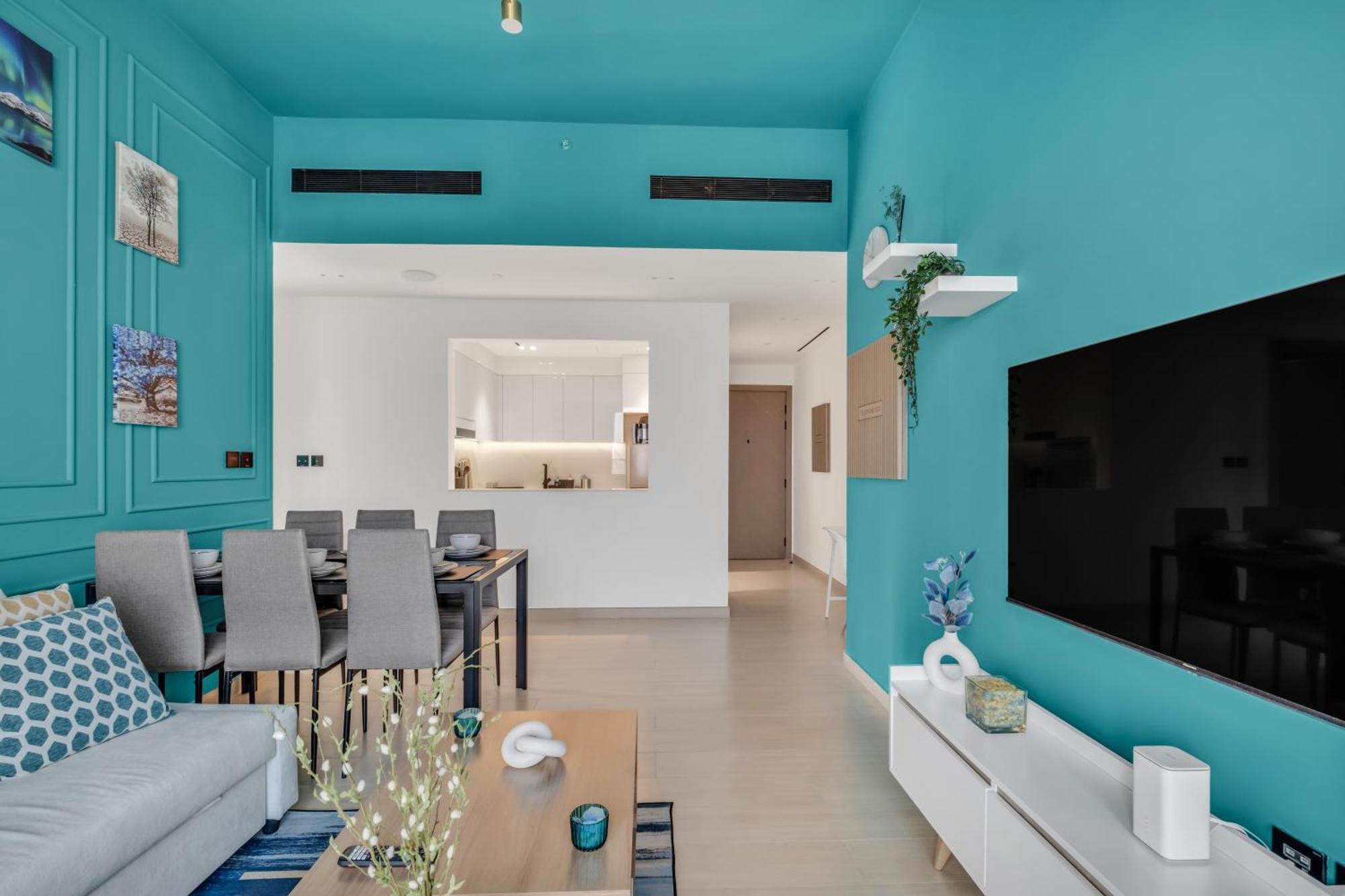Chic 2br For 6 With King Bed, Pool, Stunning Views Apartment
