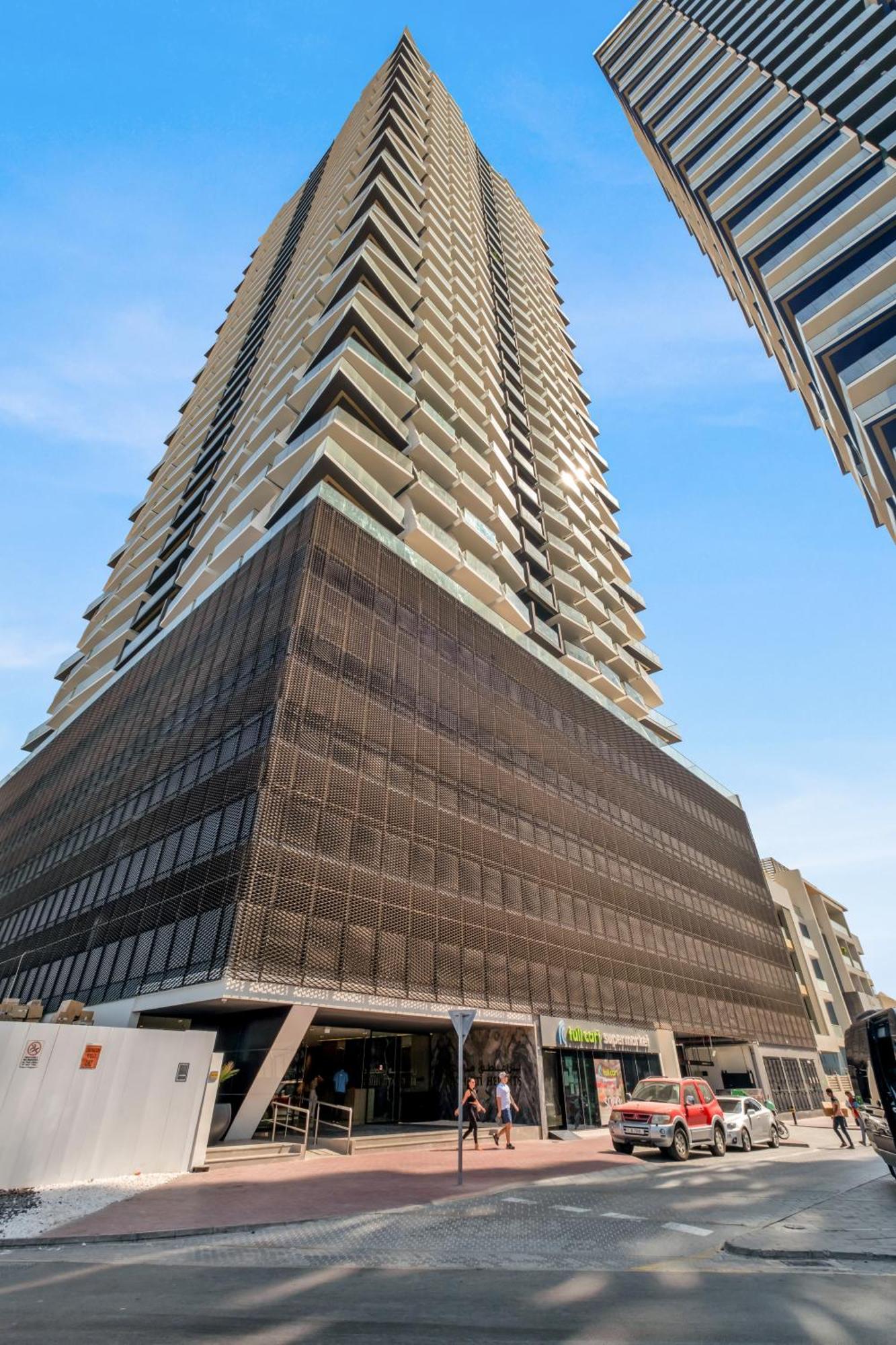 Apartment Chic 2br For 6 With King Bed, Pool, Stunning Views Dubai