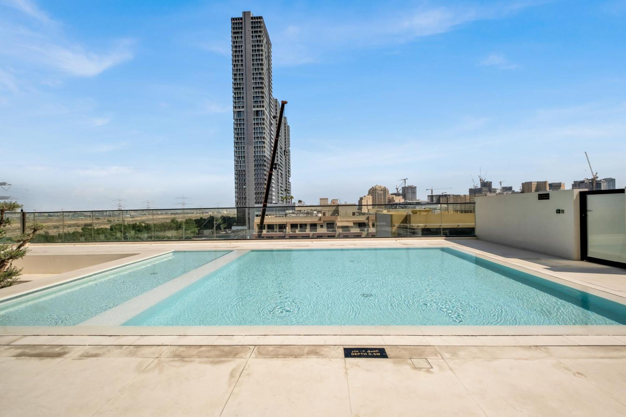 Apartment Chic 2br For 6 With King Bed, Pool, Stunning Views Dubai