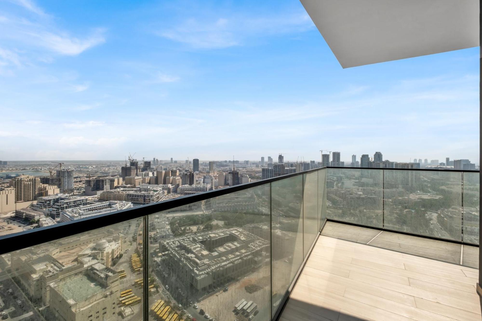 Apartment Chic 2br For 6 With King Bed, Pool, Stunning Views *