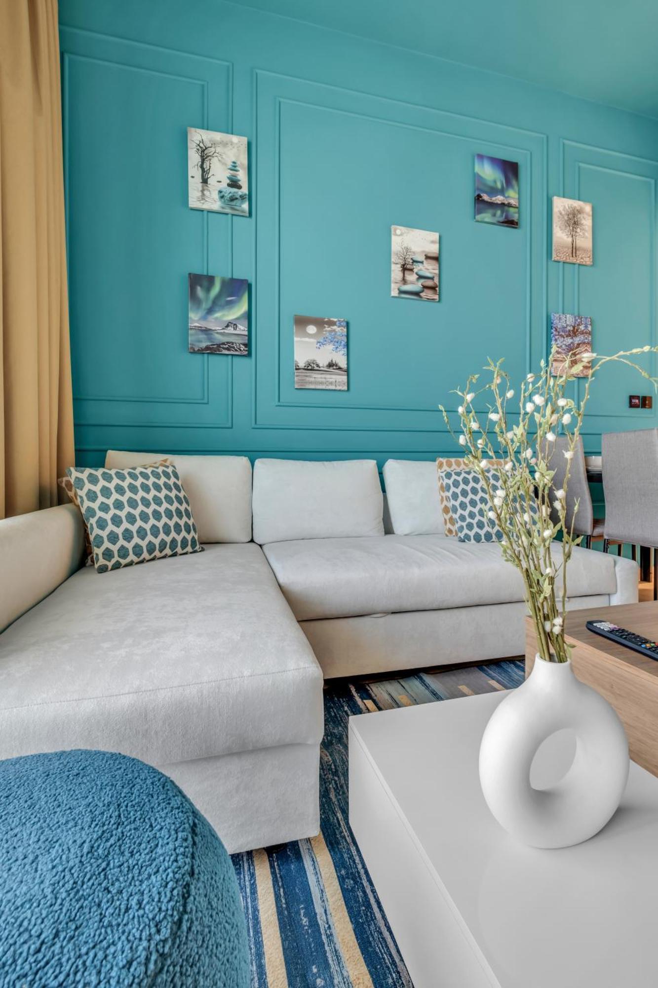 Chic 2br For 6 With King Bed, Pool, Stunning Views Apartment