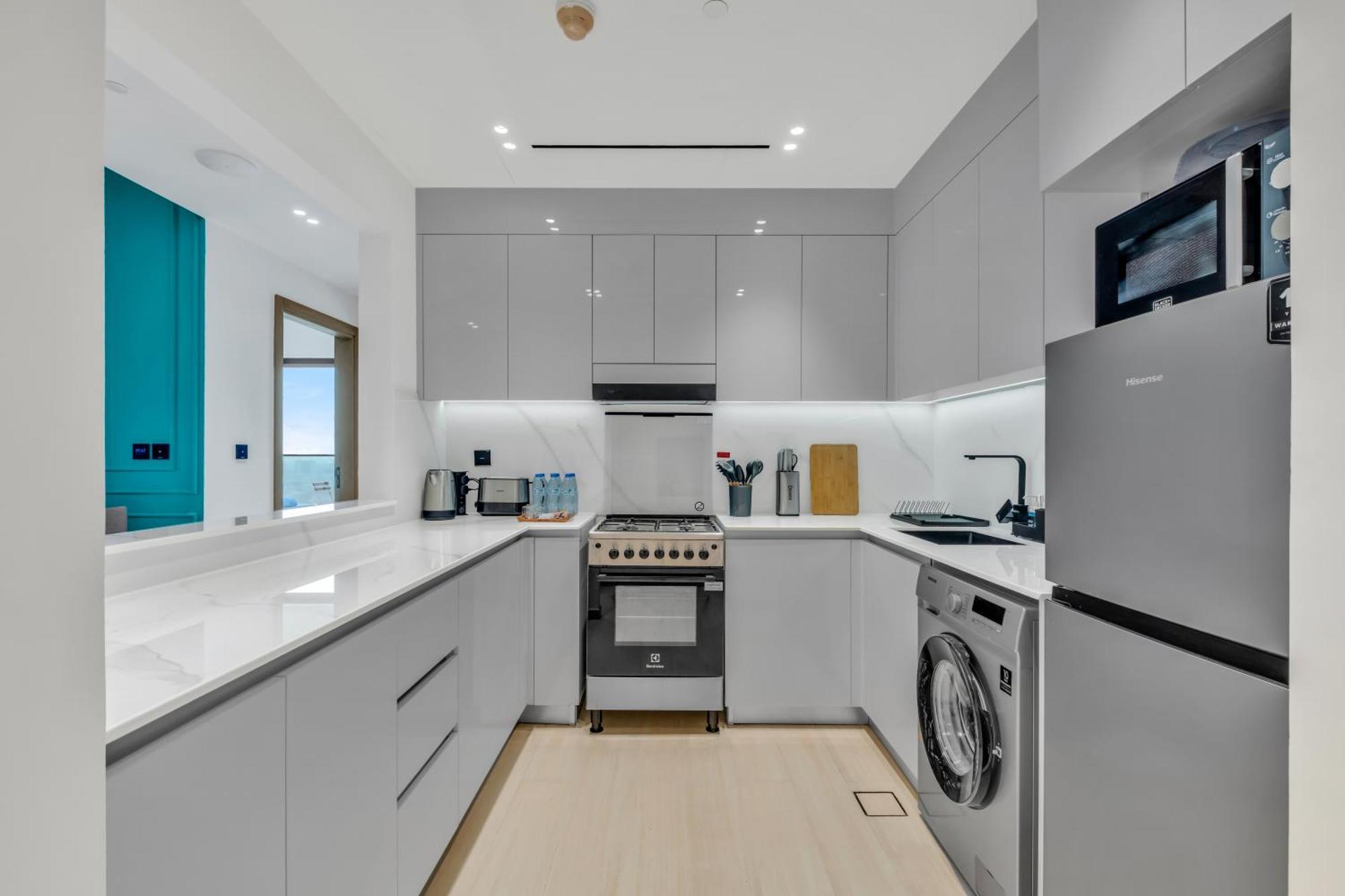 Chic 2br For 6 With King Bed, Pool, Stunning Views