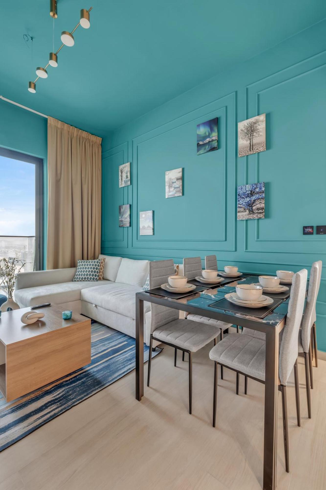 Chic 2br For 6 With King Bed, Pool, Stunning Views * Dubai