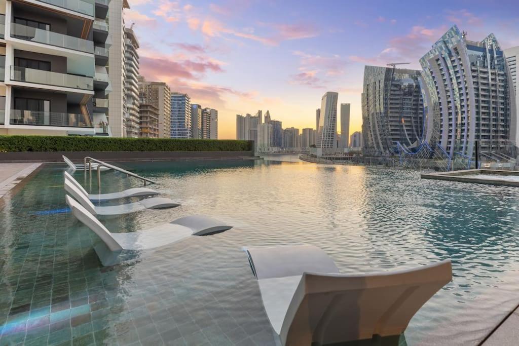 Waves - Fully Equipped For A Perfect In