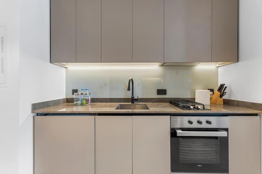 Waves - Fully Equipped For A Perfect In Apartment Dubai