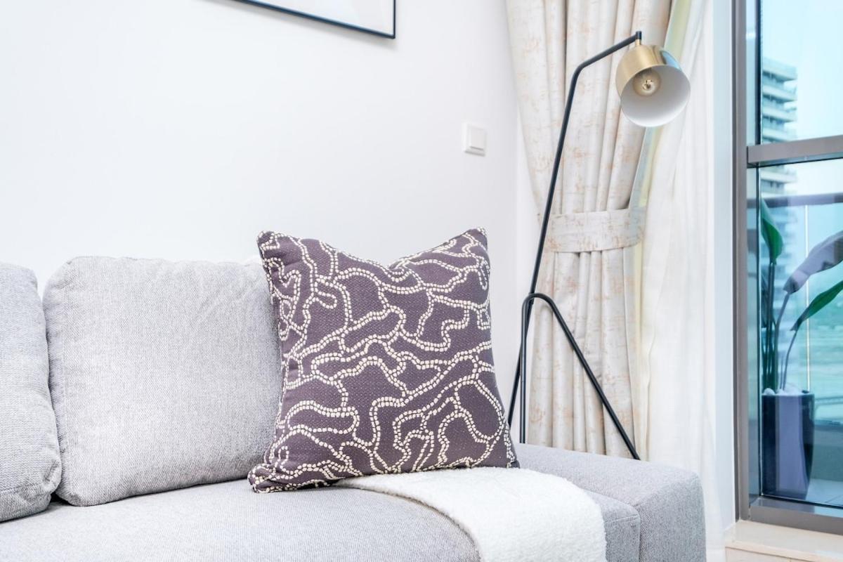 Serene 1-bedroom For 4 In Business Bay Apartment Dubai