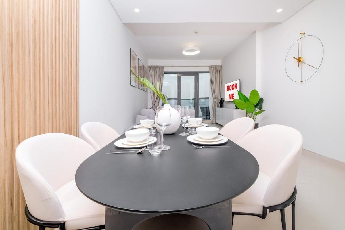 Serene 1-bedroom For 4 In Business Bay *