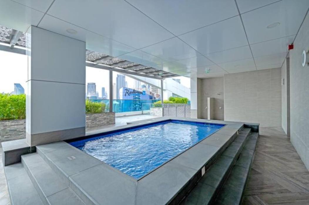 Serene 1-bedroom For 4 In Business Bay