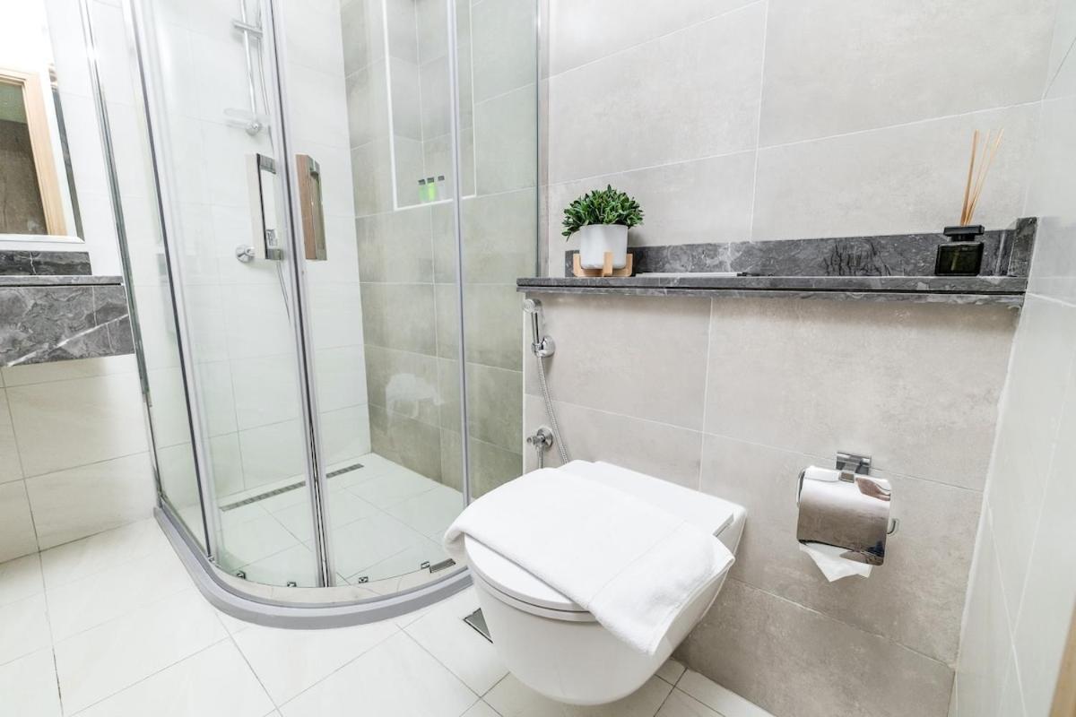 Serene 1-bedroom For 4 In Business Bay Apartment Dubai