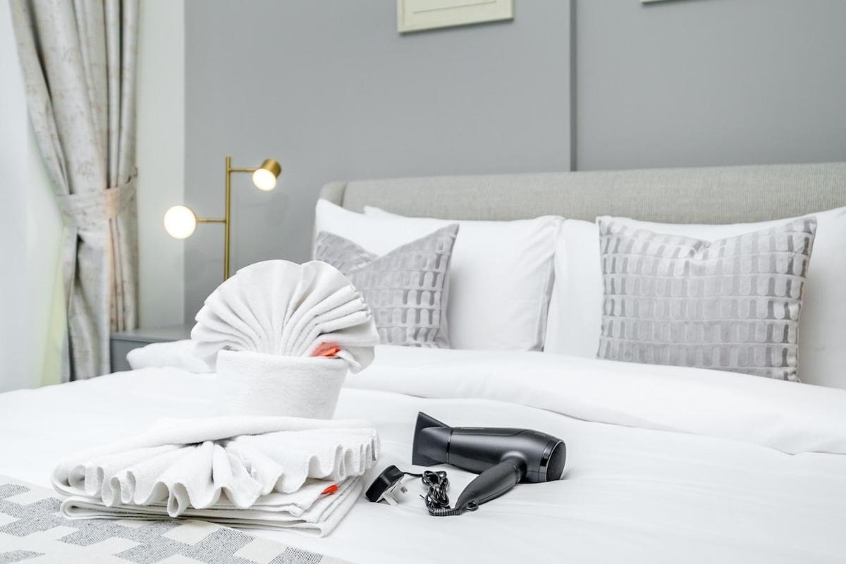 Serene 1-bedroom For 4 In Business Bay