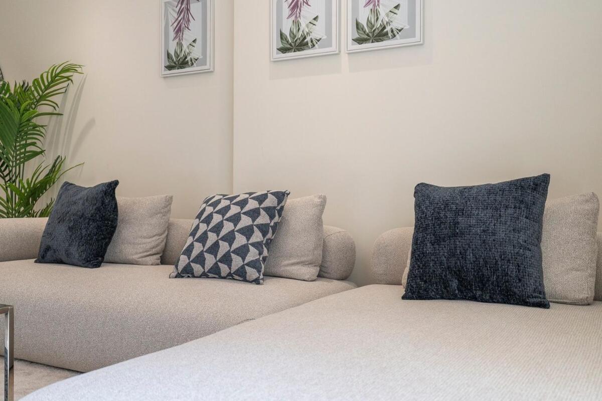 Apartment Sophisticated 1br Near Burj Khalifa